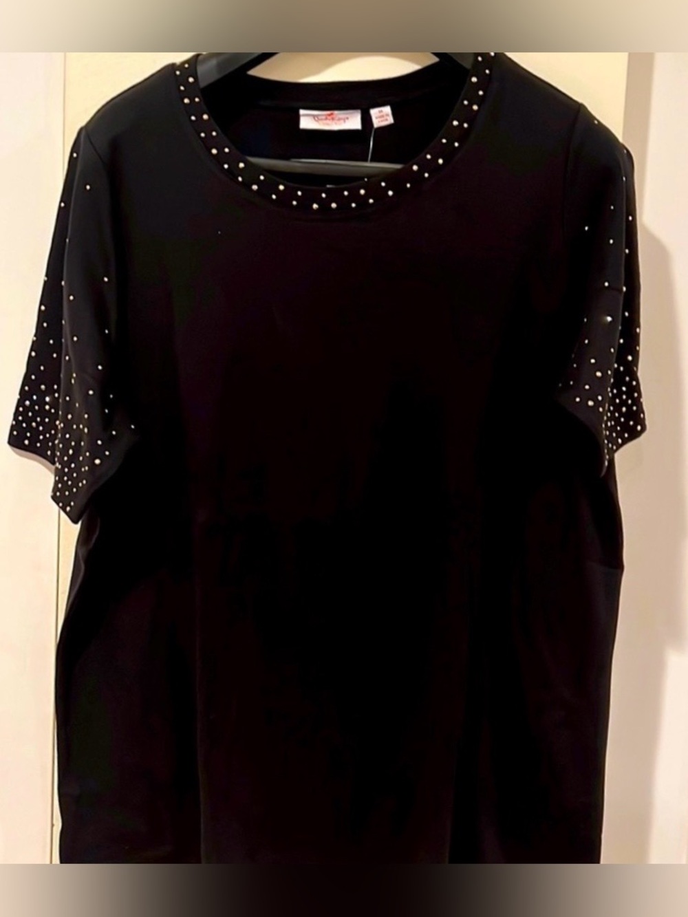 🌟Quacker Factory Black Gold Studded Tee🌟